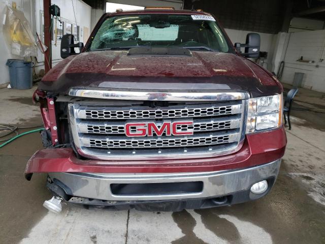 1GT120CG3DF112608 - 2013 GMC SIERRA K2500 SLE MAROON photo 5