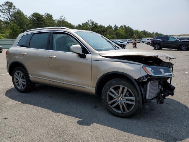 WVGEP9BP9GD000738 - 2016 VOLKSWAGEN TOUAREG TDI TAN photo 4