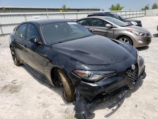 ZARFAEAV3J7573553 - 2018 ALFA ROMEO GIULIA QUADRIFOGLIO BLACK photo 4