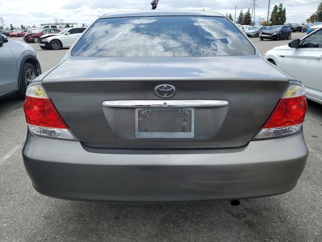 4T1BE32K15U554203 - 2005 TOYOTA CAMRY LE GRAY photo 6