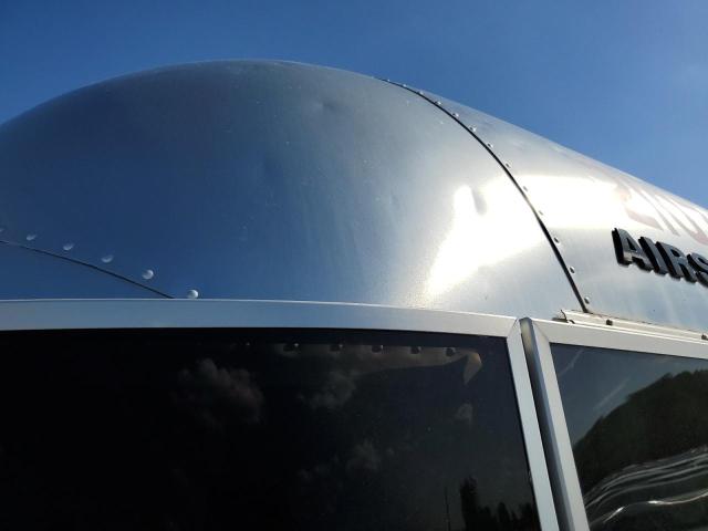 1STJ9YJ20GJ535750 - 2016 AIRSTREAM CAMPER SILVER photo 9