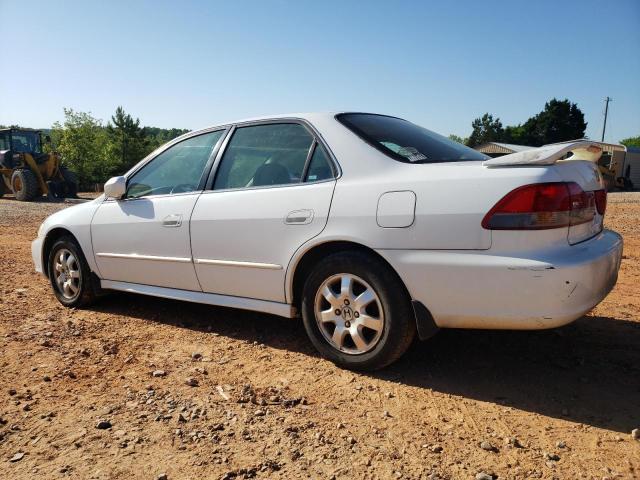 1HGCG56651A064520 - 2001 HONDA ACCORD EX WHITE photo 2