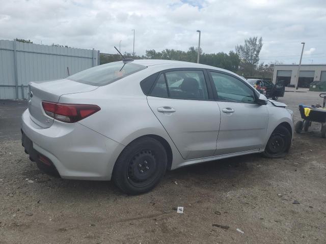 3KPA24AB8KE230188 - 2019 KIA RIO S SILVER photo 3