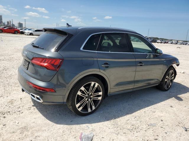 WA1C4BFY9J2139957 - 2018 AUDI SQ5 PRESTIGE GRAY photo 3