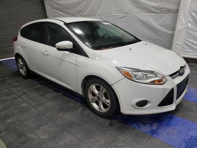 1FADP3K28EL277293 - 2014 FORD FOCUS SE WHITE photo 4