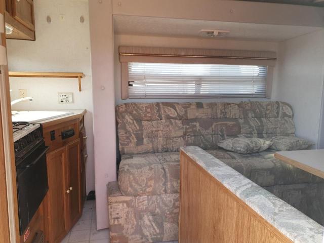 4X4TSEA27YC022618 - 2000 KEYSTONE TRAILER WHITE photo 6