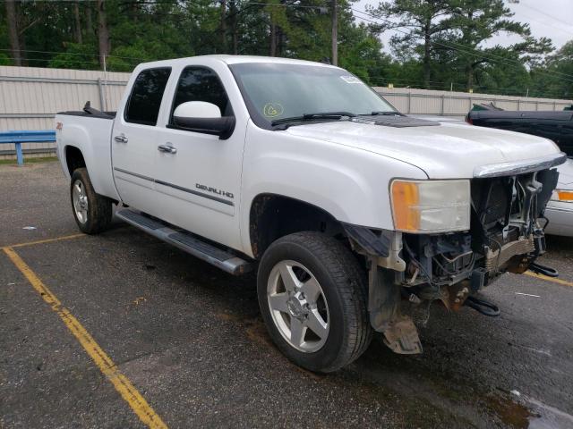 1GT125CG6BF236446 - 2011 GMC SIERRA K2500 DENALI WHITE photo 4