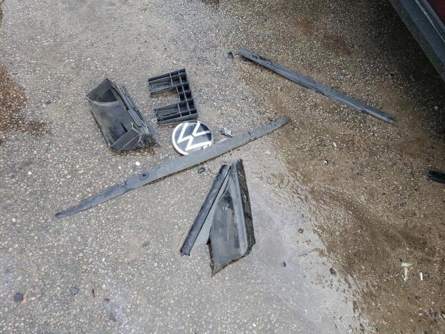 1V21E2CA7LC228004 - 2020 VOLKSWAGEN ATLAS CROS SE BLACK photo 13