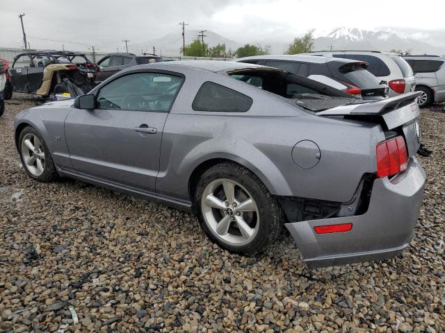 1ZVFT82H575228220 - 2007 FORD MUSTANG GT GRAY photo 2