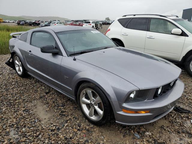 1ZVFT82H575228220 - 2007 FORD MUSTANG GT GRAY photo 4