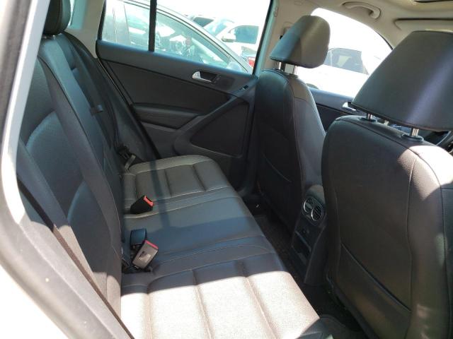 WVGAV7AXXCW517880 - 2012 VOLKSWAGEN TIGUAN S SILVER photo 11