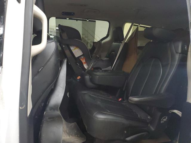 2C4RC1BGXJR210773 - 2018 CHRYSLER PACIFICA TOURING L WHITE photo 11