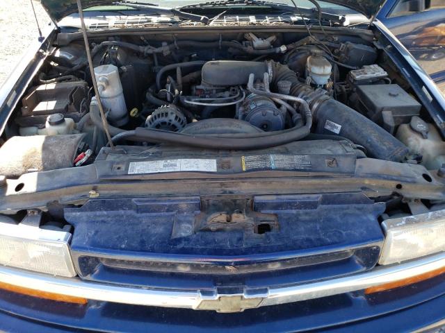 1GNCS13W82K233829 - 2002 CHEVROLET BLAZER BLUE photo 12