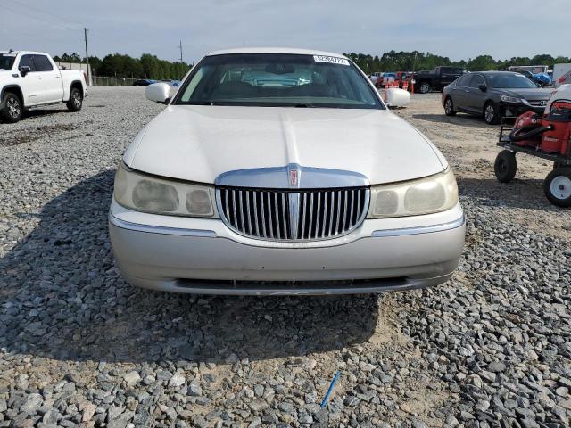 1LNHM82WX1Y659368 - 2001 LINCOLN TOWN CAR SIGNATURE WHITE photo 5