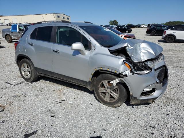 KL7CJLSB7JB600009 - 2018 CHEVROLET TRAX 1LT ვერცხლისფერი ფოტო 4