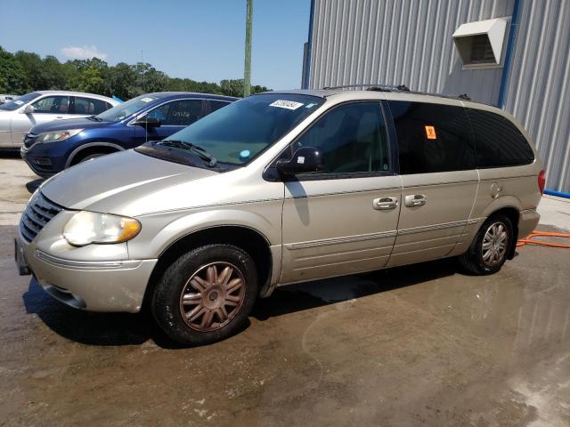 2C4GP64L85R351558 - 2005 CHRYSLER TOWN & COU LIMITED GOLD photo 1