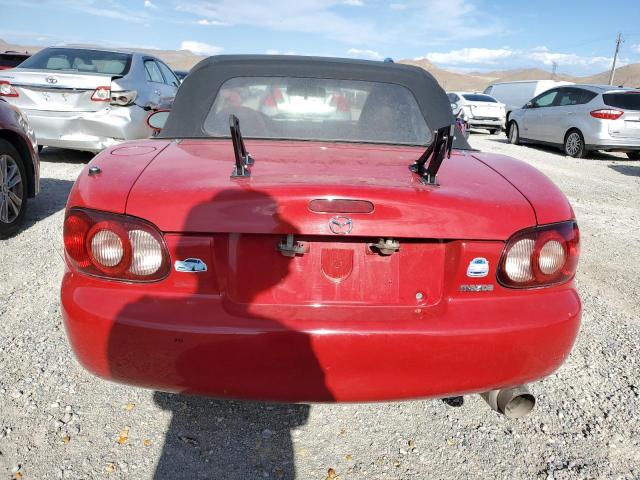 JM1NB353120232453 - 2002 MAZDA MX-5 MIATA BASE RED photo 6