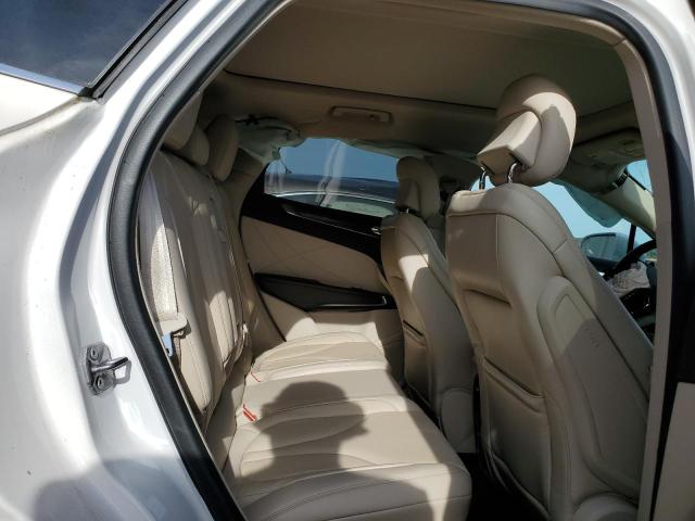 5LMTJ3DH1HUL55204 - 2017 LINCOLN MKC RESERVE თეთრი ფოტო 11