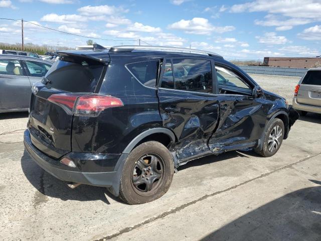2T3BFREV0HW660367 - 2017 TOYOTA RAV4 LE შავი ფოტო 3