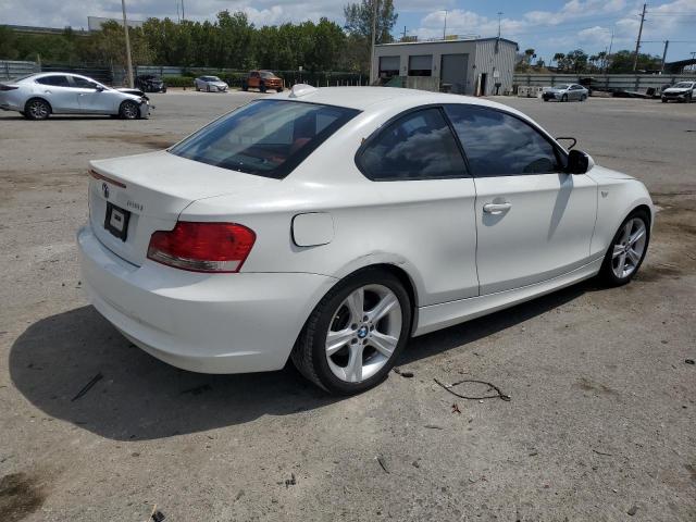 WBAUP7C54BVP21518 - 2011 BMW 128 I WHITE photo 3