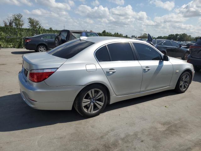 WBANU5C57AC124522 - 2010 BMW 528 I SILVER photo 3