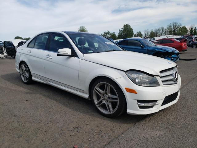 WDDGF4HB7DA768641 - 2013 MERCEDES-BENZ C 250 WHITE photo 4