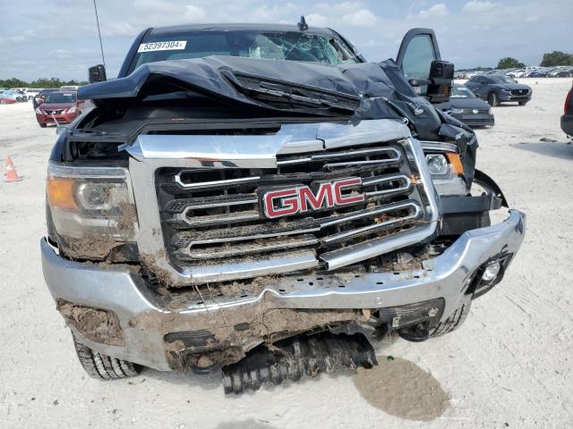 1GT12TEY6JF280908 - 2018 GMC SIERRA K2500 SLT GRAY photo 11