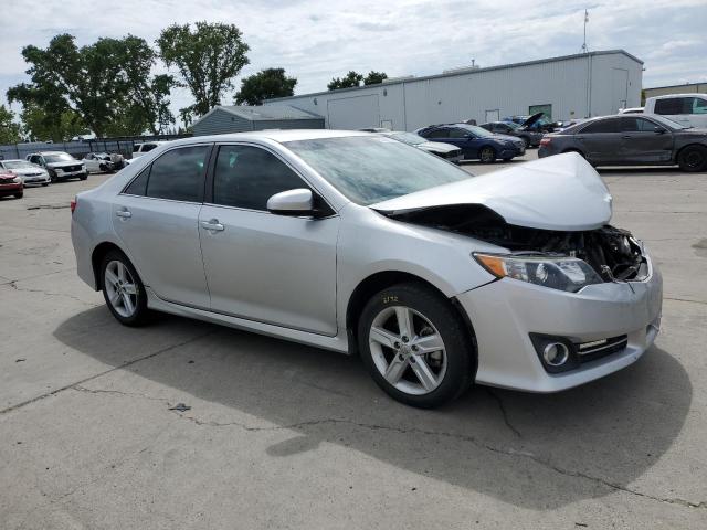 4T1BF1FK2EU448449 - 2014 TOYOTA CAMRY L GRAY photo 4