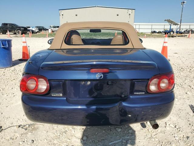 JM1NB353720231873 - 2002 MAZDA MX-5 MIATA BASE BLUE photo 10