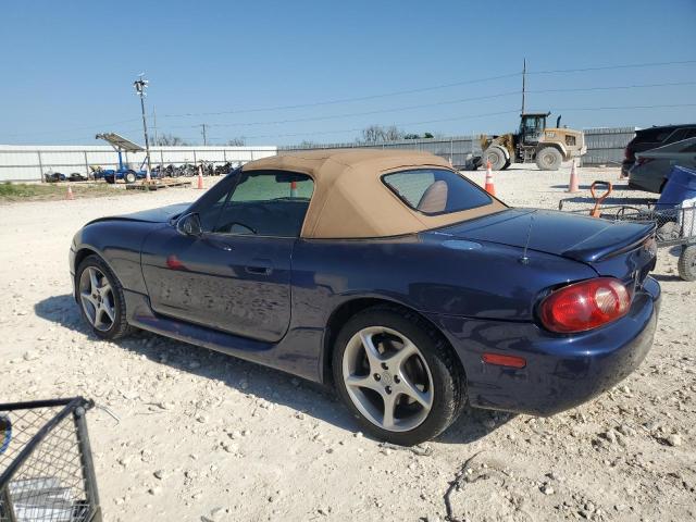 JM1NB353720231873 - 2002 MAZDA MX-5 MIATA BASE BLUE photo 2