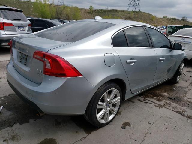 YV1902FH4C2139616 - 2012 VOLVO S60 T6 SILVER photo 3