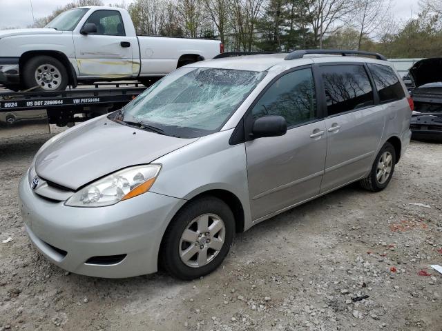 2010 TOYOTA SIENNA CE, 