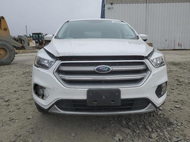1FMCU0GD8HUE83294 - 2017 FORD ESCAPE SE WHITE photo 5