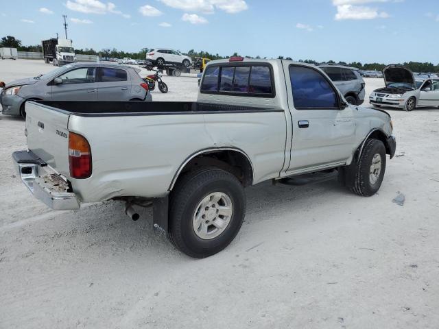 4TAPM62N5YZ616813 - 2000 TOYOTA TACOMA SILVER photo 3