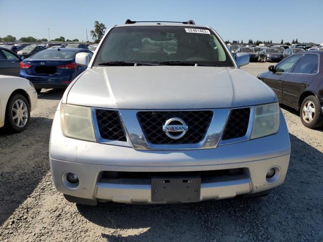 5N1AR18U55C764273 - 2005 NISSAN PATHFINDER LE 银色 照片 5