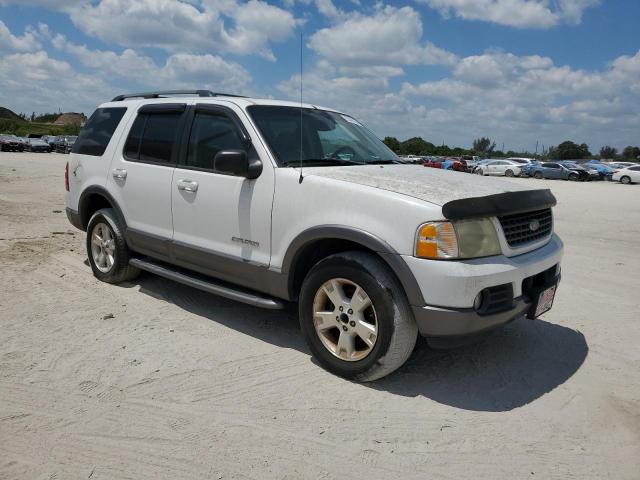 1FMZU63W52UD64226 - 2002 FORD EXPLORER XLT WHITE photo 4