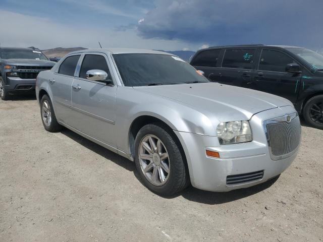 2C3KA43R78H122812 - 2008 CHRYSLER 300 LX SILVER photo 4