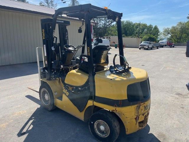 A390V06772S - 2018 YALE FORKLIFT YELLOW photo 4