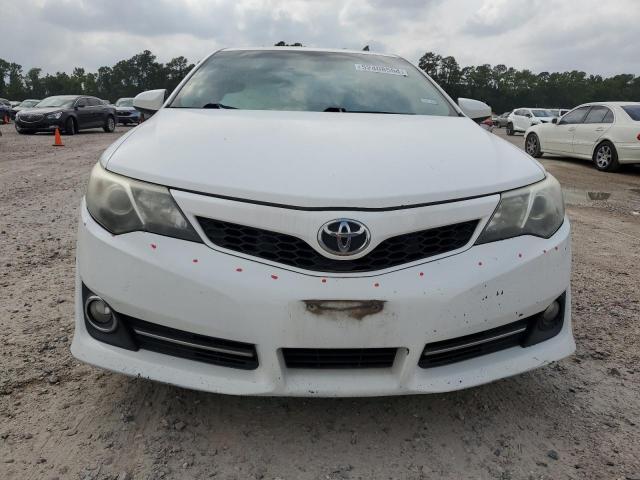 4T1BF1FK9EU779013 - 2014 TOYOTA CAMRY L WHITE photo 5