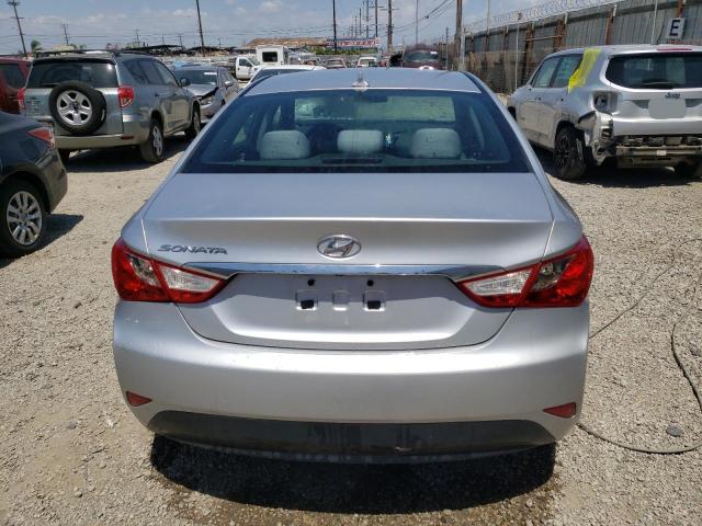 5NPEB4AC5EH899075 - 2014 HYUNDAI SONATA GLS SILVER photo 6