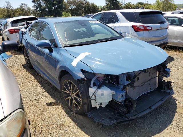 4T1G11AK9PU135400 - 2023 TOYOTA CAMRY SE NIGHT SHADE BLUE photo 4