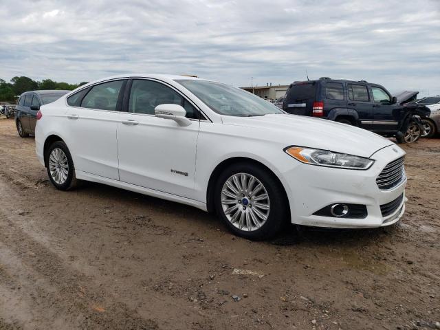 3FA6P0LUXDR206667 - 2013 FORD FUSION SE HYBRID WHITE photo 4