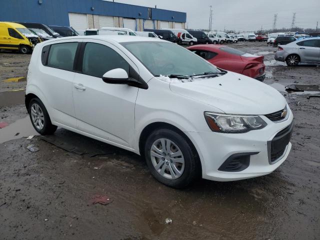 1G1JG6SH9H4137795 - 2017 CHEVROLET SONIC WHITE photo 4