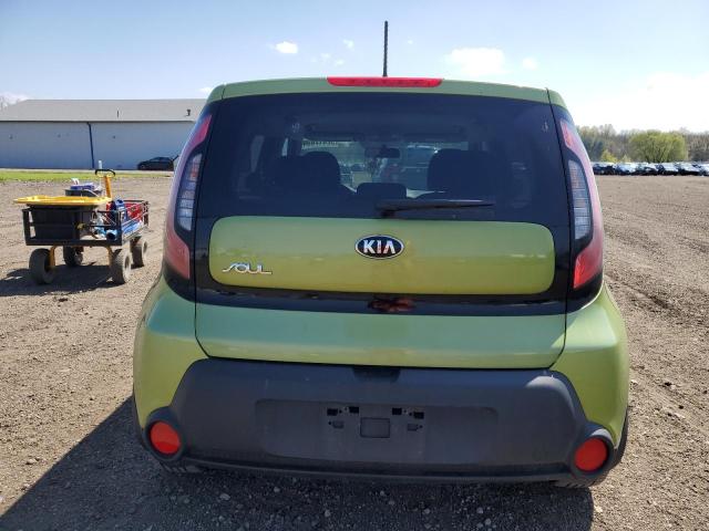 KNDJN2A2XG7866419 - 2016 KIA SOUL GREEN photo 6