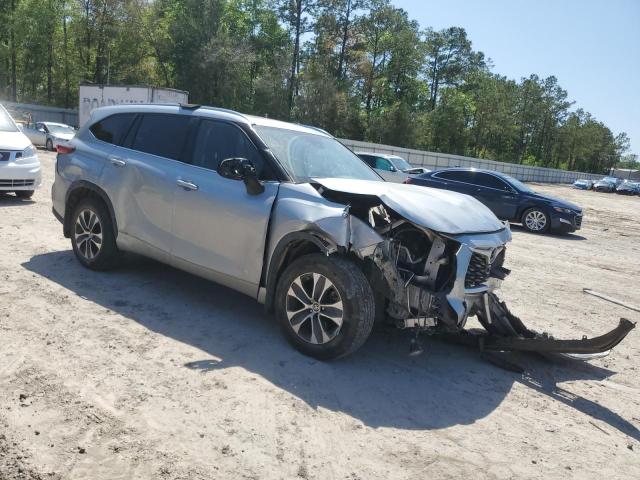 5TDGZRBHXLS517481 - 2020 TOYOTA HIGHLANDER XLE 银色 照片 4