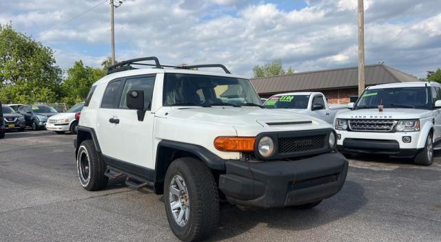 2014 TOYOTA FJ CRUISER, 