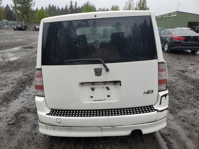 JTLKT324954010516 - 2005 TOYOTA SCION XB WHITE photo 6