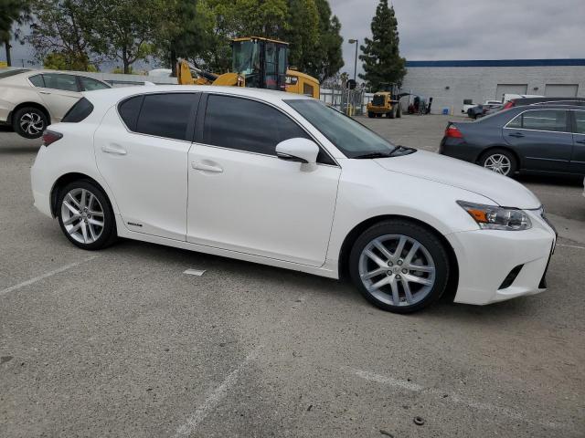 JTHKD5BH1G2252785 - 2016 LEXUS CT 200 WHITE photo 4