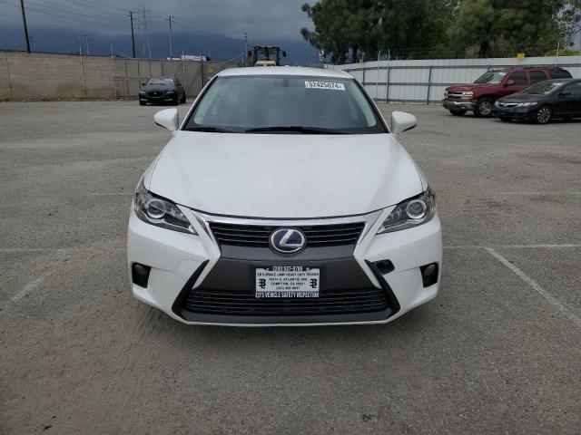 JTHKD5BH1G2252785 - 2016 LEXUS CT 200 WHITE photo 5