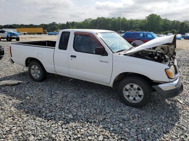 1N6DD26S2YC426483 - 2000 NISSAN FRONTIER KING CAB XE WHITE photo 4
